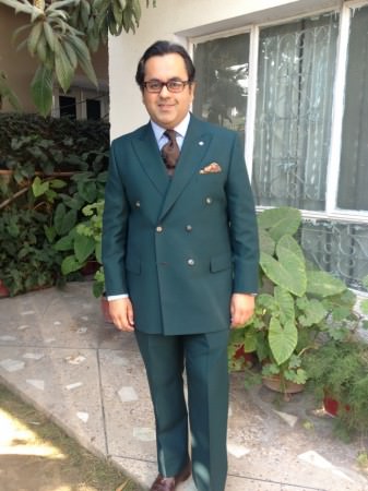Plain Green Suit wit Brown Buttonholes
