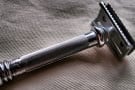 Double Edge Razor Guide – How to Shave with a DE Razor Double Edge Razor Guide – How to Shave with a DE Razor