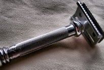 Double Edge Razor Guide – How to Shave with a DE Razor Double Edge Razor Guide – How to Shave with a DE Razor