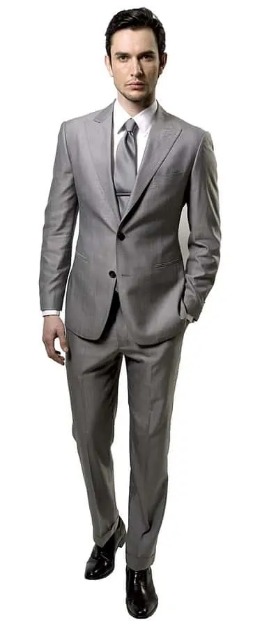 Modern Lightweight Suit with Wrinkles