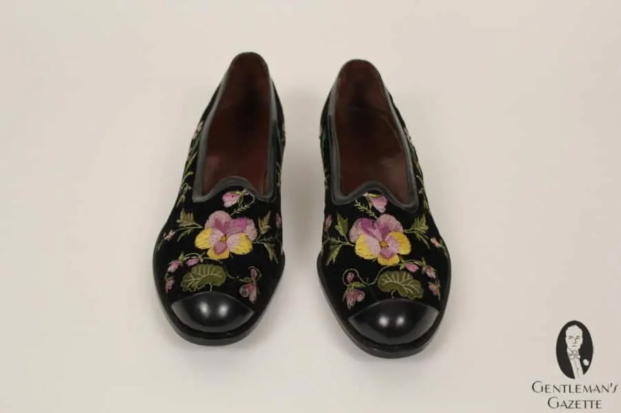 Hand embroidered flowery slippers