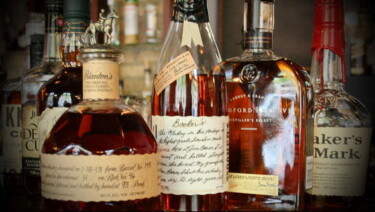 The Bourbon Whiskey Guide