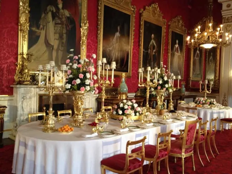 Dining room buckingham palace