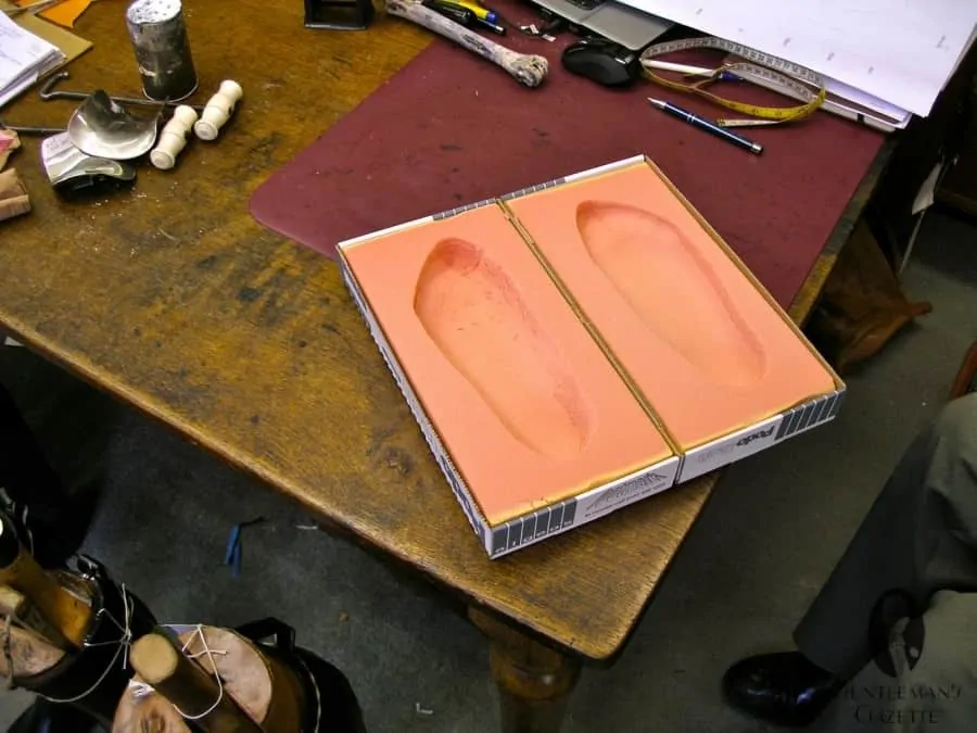 Impressions of a customer's feet