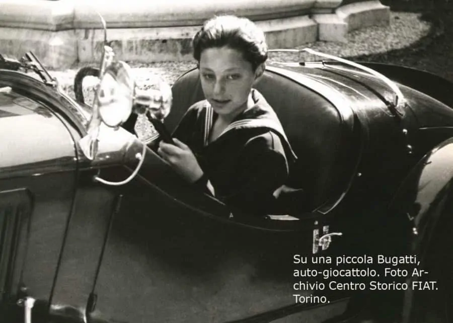 Young Gianni Agnelli in car