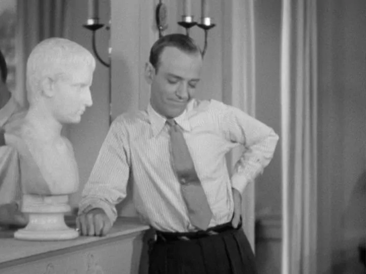 Fred Astaire with Tie Bar above his waistline in Divorcee