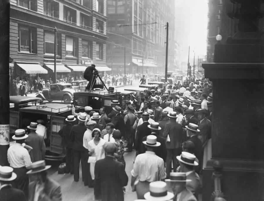 1931 Capones tax evasion trial was the event of the day and drew large crowds outside the Federal Building in Chicago hoping to catch a glimpse of the well-known gangster