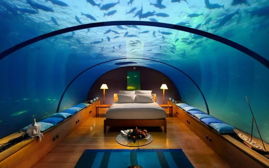 Underwater bedroom with nautical theme