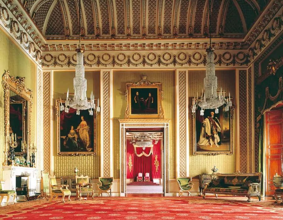 A sitting Room at Buckingham Palace Photo: Derry Moore