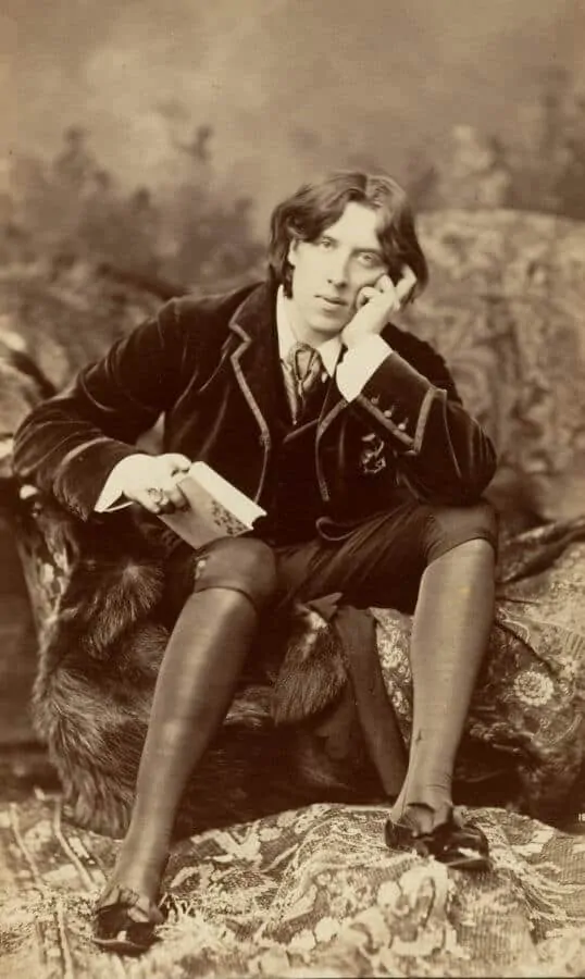 Oscar Wilde with silk stockings