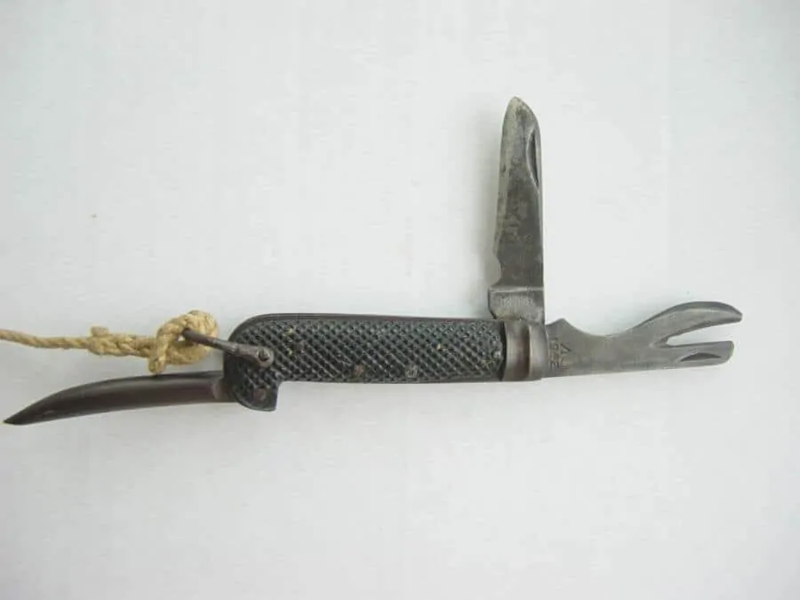 A vintage jack knife