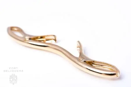 Collar Bar Clip in Yellow Gold For Classic Narrow Spread Collars