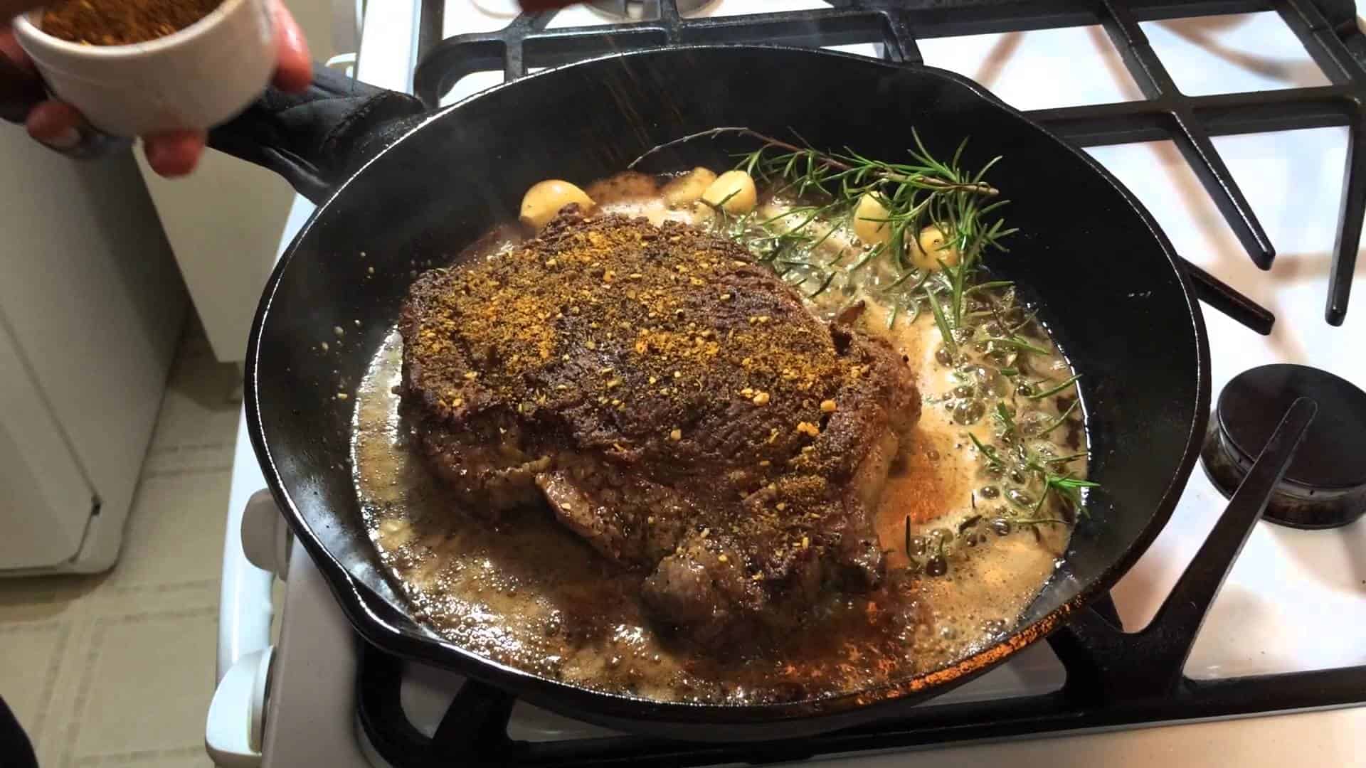 cast iron skillet steak