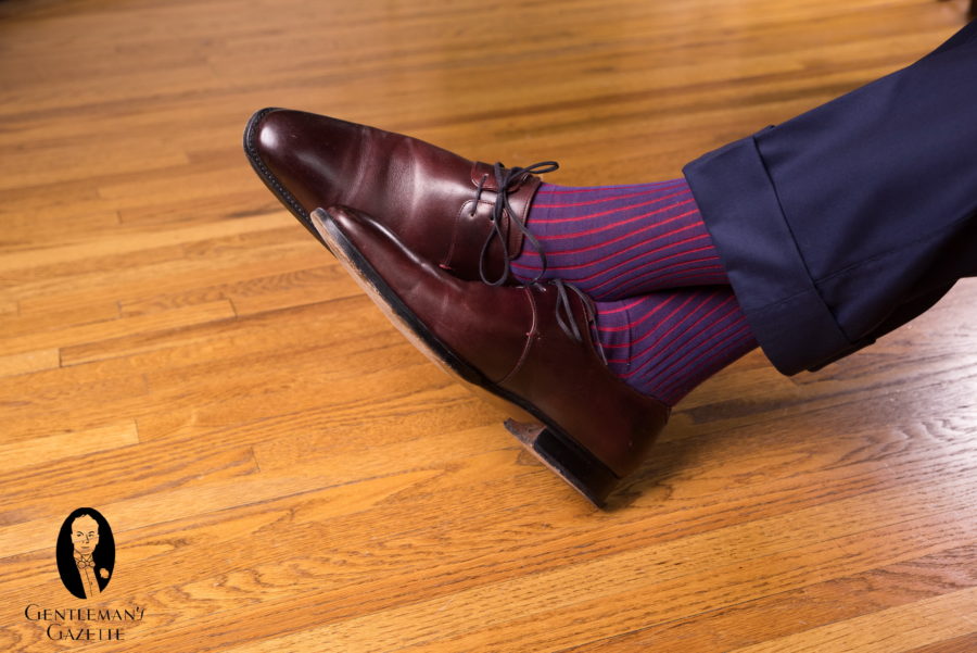 Oxblood Derby shoes with navy pants and Shadow Stripe Ribbed Socks Navy Blue and Red Fil d'Ecosse Cotton - Fort Belvedere