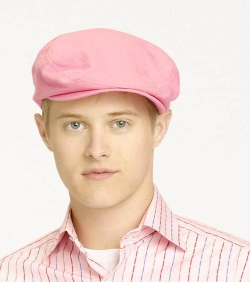 Bold flat cap is ideal for young men. 