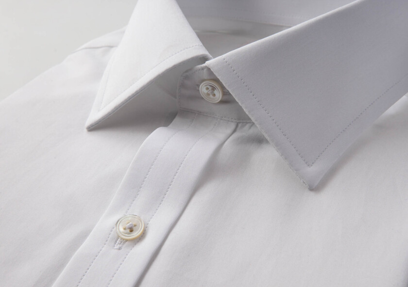Semi spread collar on a white dress shirt