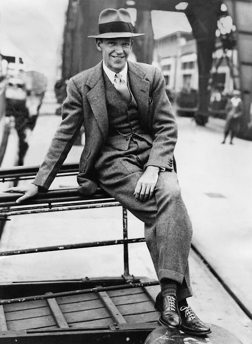 Fred Astaire in abito a tre pezzi e fedora