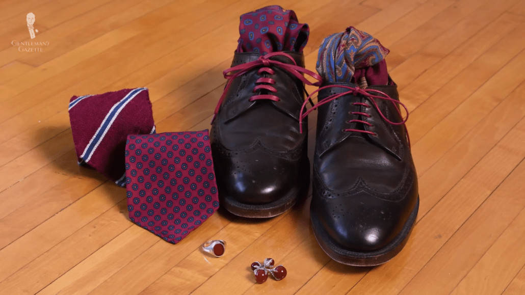 Burgundy Fort Belvedere Accessories