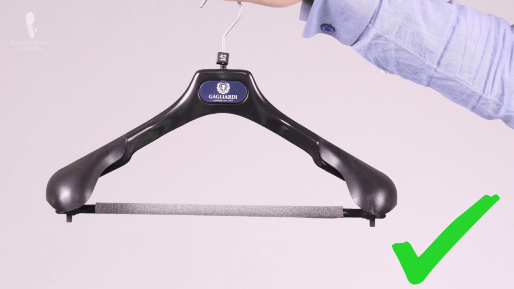 Gagliardi Plastic Hanger