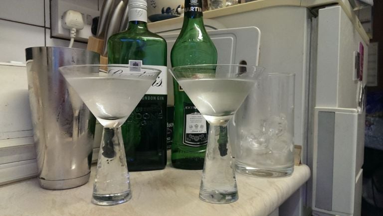 Shaken (left) and stirred martinis