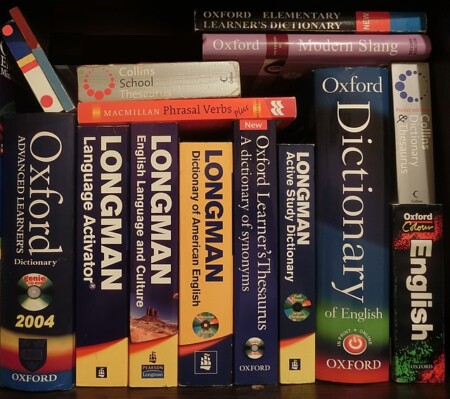 English dictionaries and thesaurus books