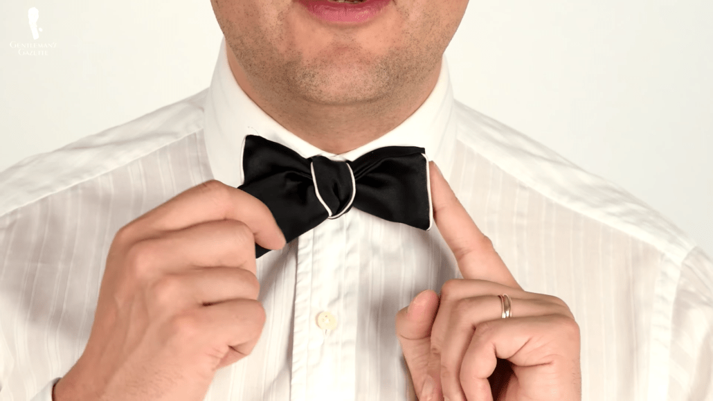 bow tie with white edges
