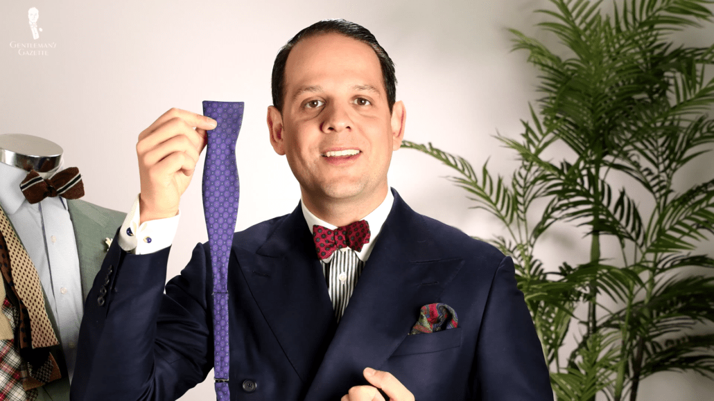 Violet bow tie with subtle butterfly shape