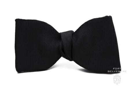 Small Single End Bow Tie in Black Silk Moire - Fort Belvedere