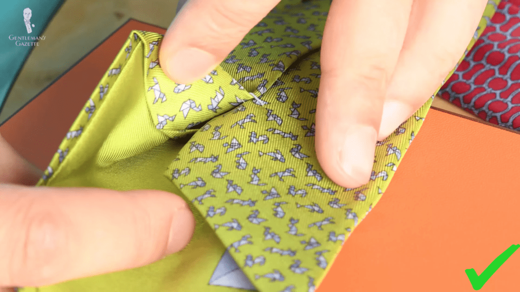 Dovetail fold on an Hermes tie