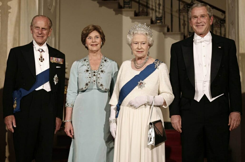 Prince Philip, Duke of Edinburgh at a White House white-tie dinner in 2007. Note shortened riband. George Bush was not really into white tie but he wore it for the queen