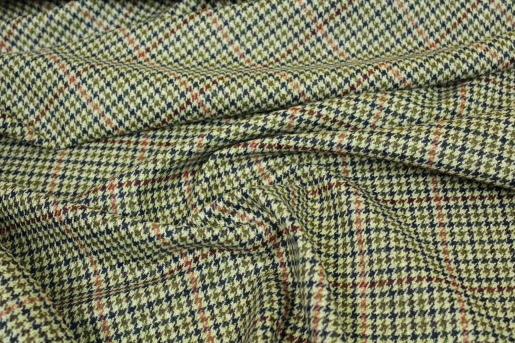 A fine lambswool tweed in a houndstooth pattern
