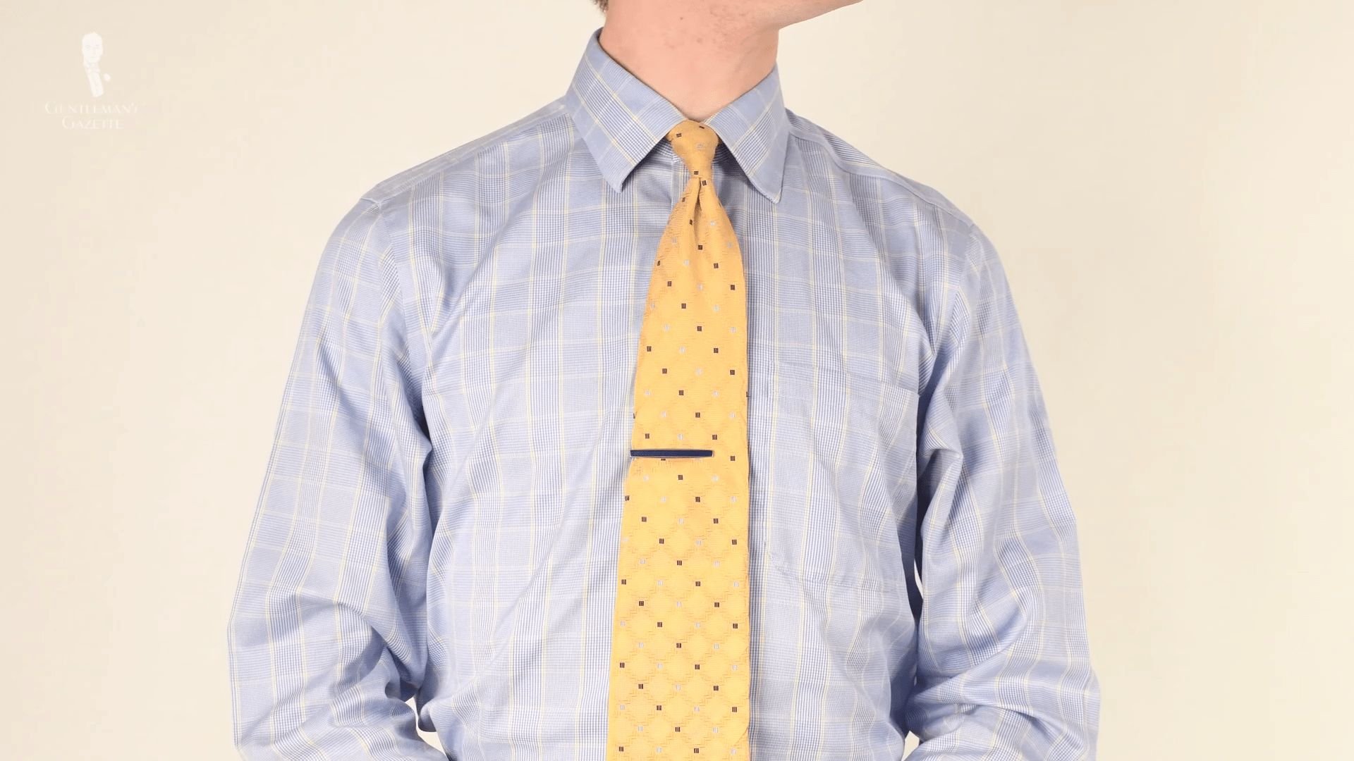 Should You Wear A Tie Without A Jacket