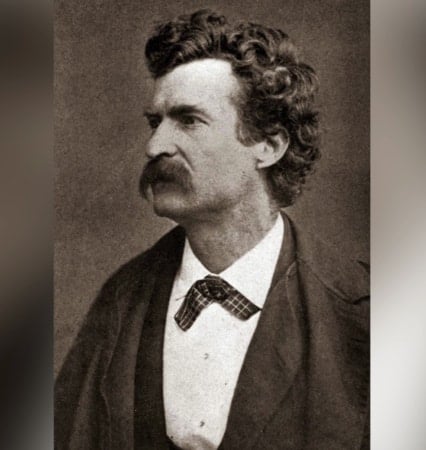Vlcsnap Error907 Scaled E1589310947225 Mark Twain wearing a plantation tie
