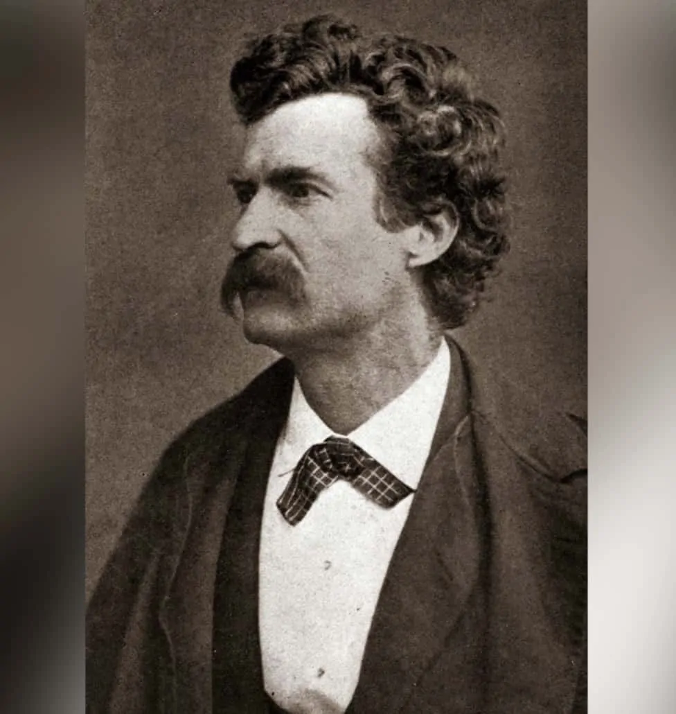Mark Twain wearing a plantation tie