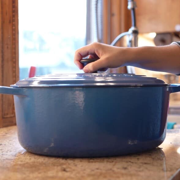 Dutch Oven You can give a fine cookware such as a Dutch oven pot as a gift to someone who loves cooking.