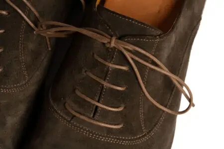 Coffee Brown Shoelaces Round - Waxed Cotton Dress Shoe Laces by Fort Belvedere in suede shoe