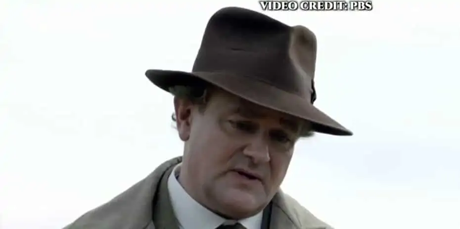 Lord Grantham's fedora is in a style more appropriate for the 1940s than the 1910s