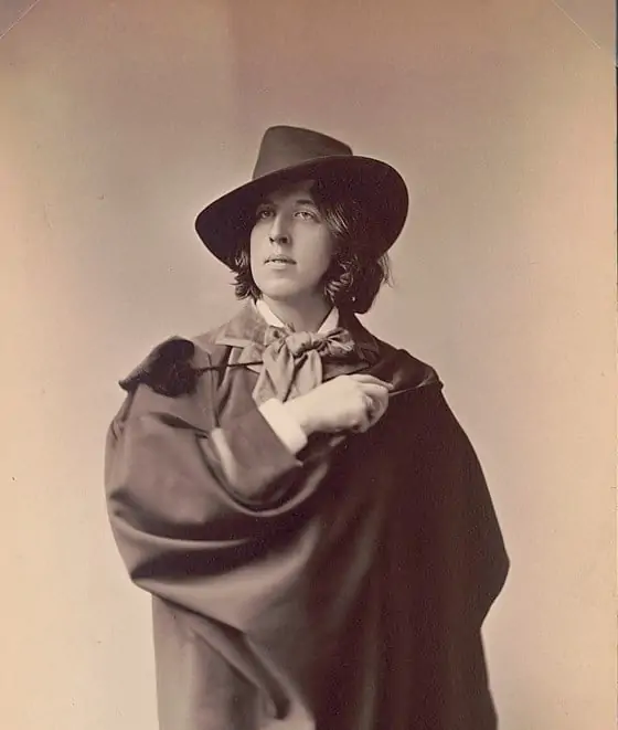 Oscar Wilde wearing a fedora hat