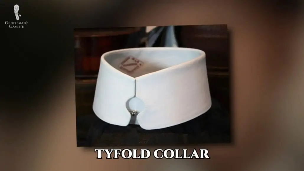A tyfold collar has a hole to hold the tie-knot in place.