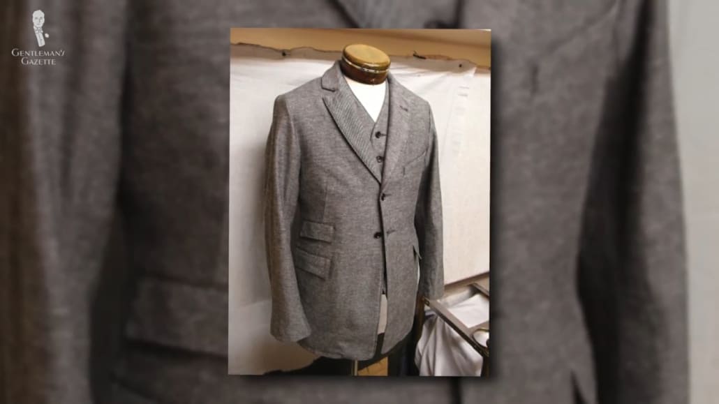 The jazz suit was a hit for younger men for the slim silhouette and hourglass shape.