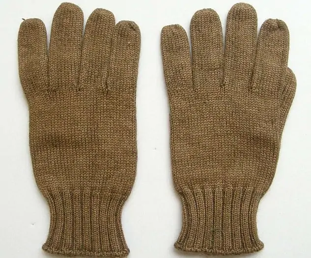Inexpensive woolen gloves