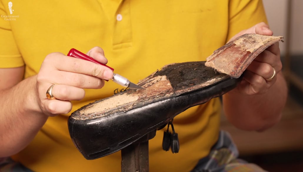 Another look at the horsehair-and-glue mixture.