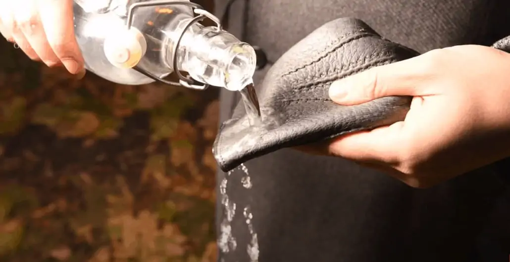treatment-for-the-gloves-to-be-more-water-resistant