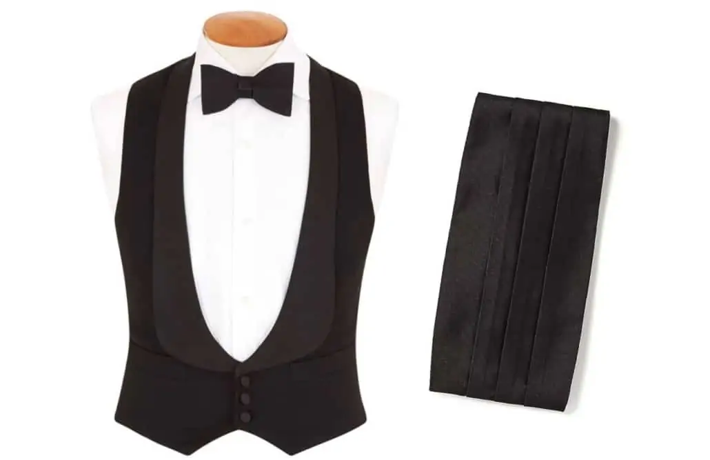 Having both a waistcoat and cummerbund as options will give you different black tie looks. 