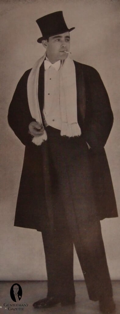 Another example of a 1929 evening overcoat with shawl collar