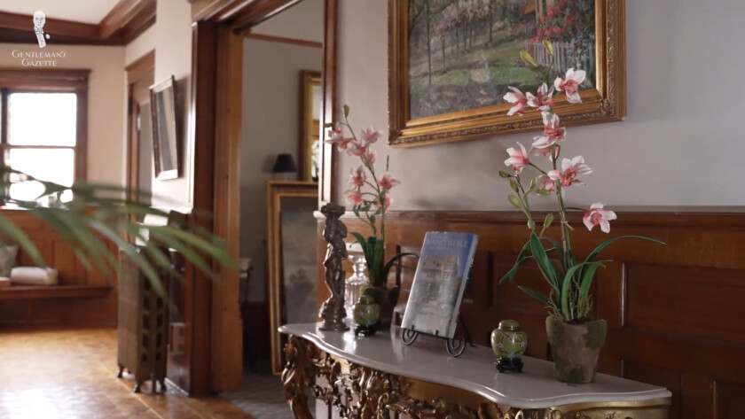 Tabletop Interior Design For Gentlemen (Classic Home Decor) | Gentleman ...