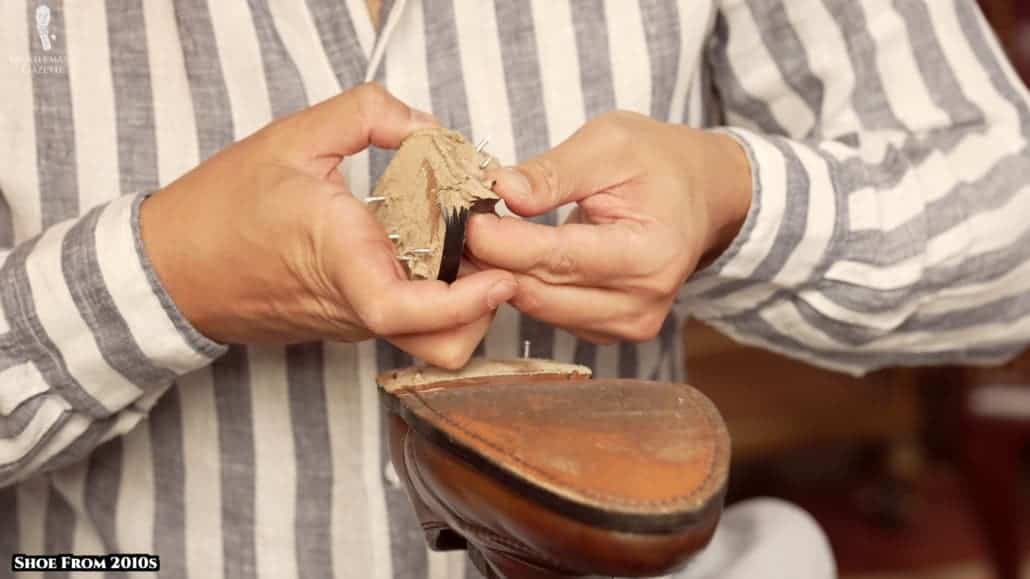 The second layer of the heel block is made out of 3-4 layers of leather.