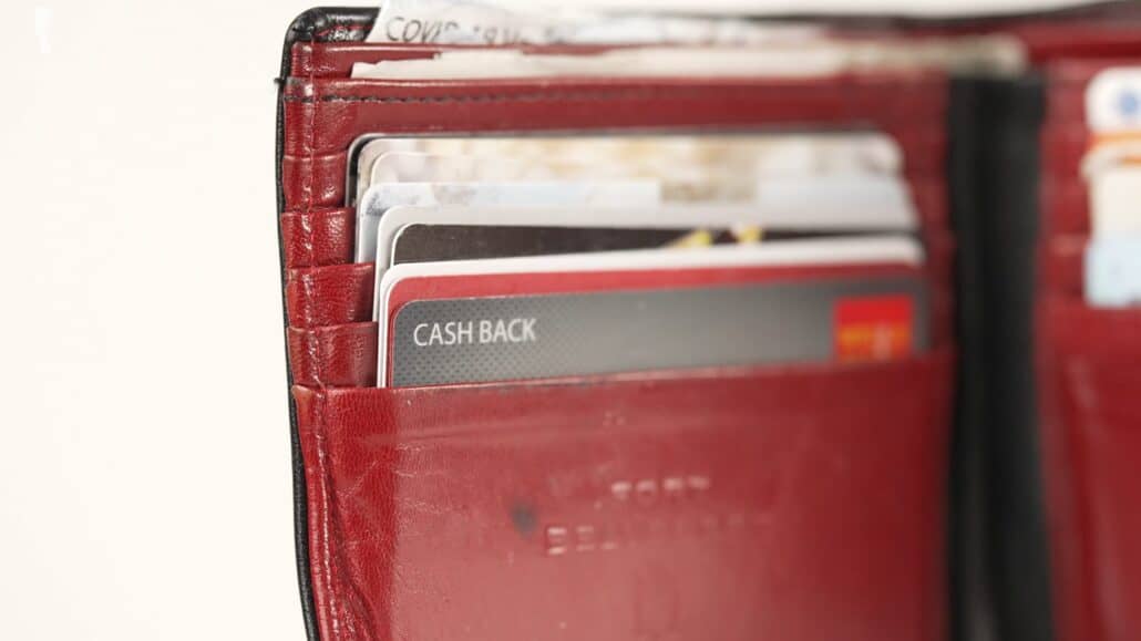 At Fort Belvedere, the edges of the shell as well as the lining are thinned out and then both folded and sewn together.