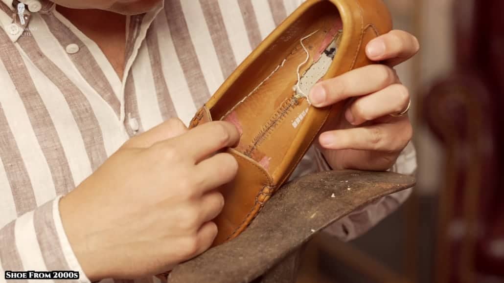 Moc-style inside of the 2000s Allen Edmonds "Sanibel" loafer.