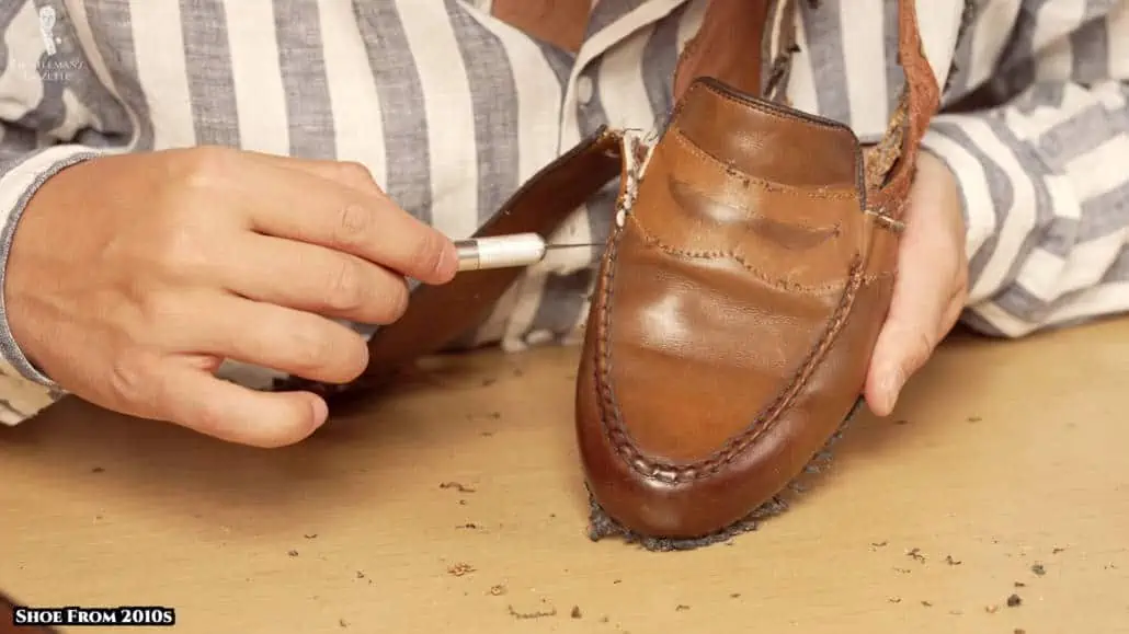Inconsistencies in the stitching suggest that parts of the shoe were handstitched.